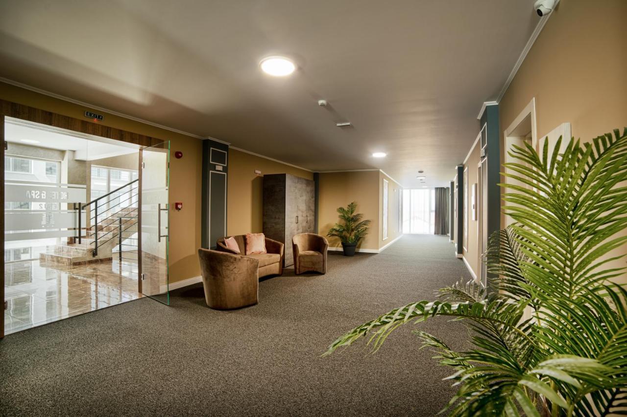 Hotel Nordic Twins & Wellness Radauţi Bagian luar foto