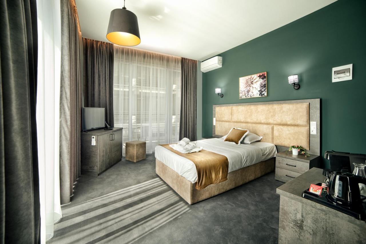 Hotel Nordic Twins & Wellness Radauţi Bagian luar foto