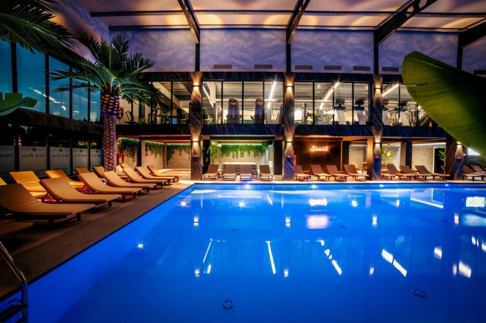 Hotel Nordic Twins & Wellness Radauţi Bagian luar foto