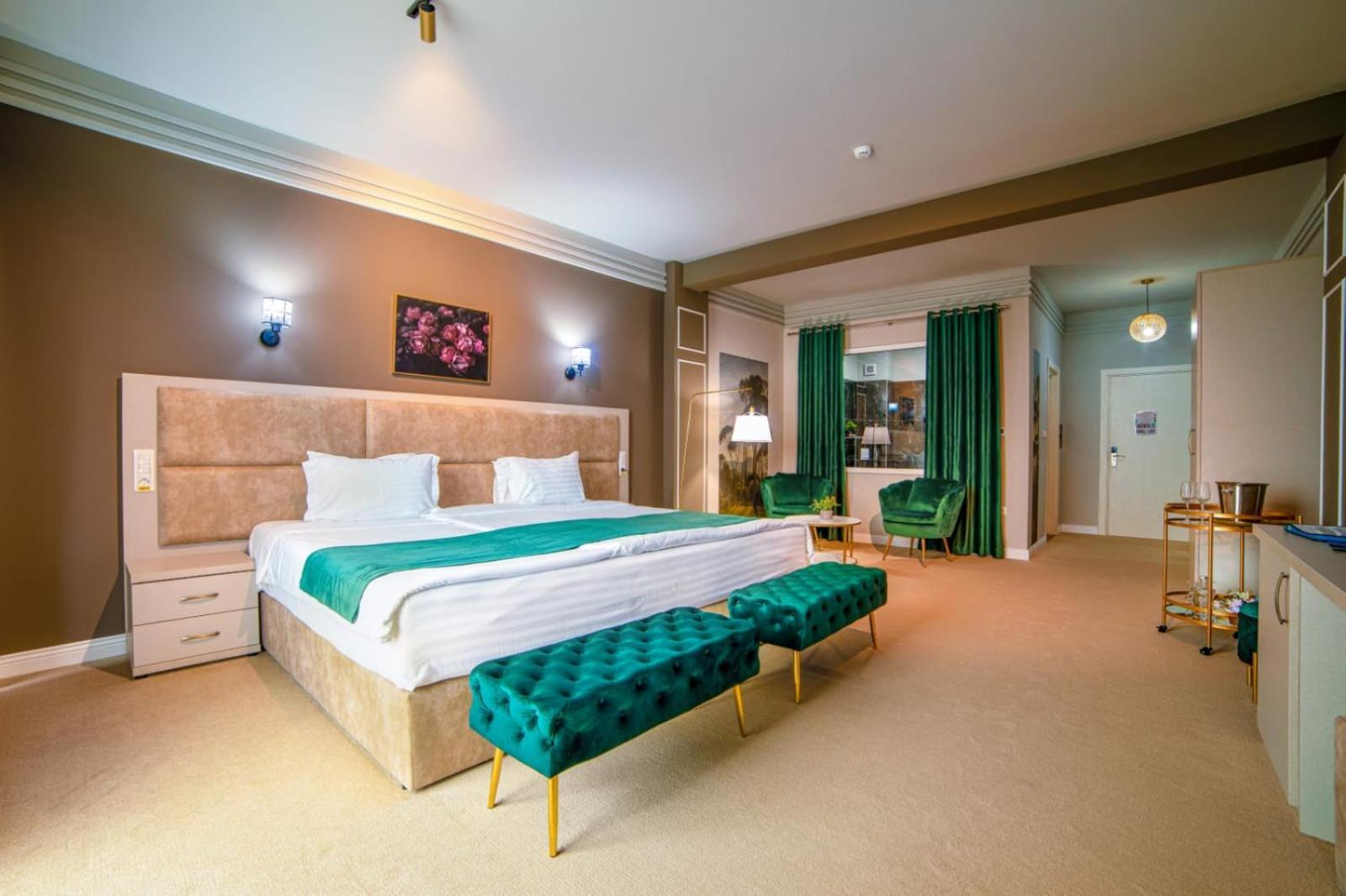 Hotel Nordic Twins & Wellness Radauţi Bagian luar foto